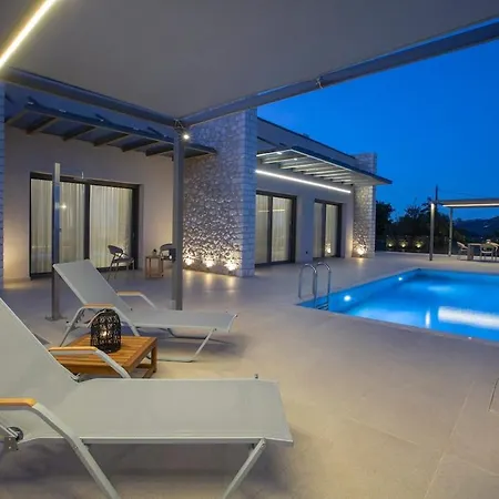 Villa Brand New High-end Astro Szívota